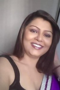 super-sexy Indian Desi Bhabhi Non nude